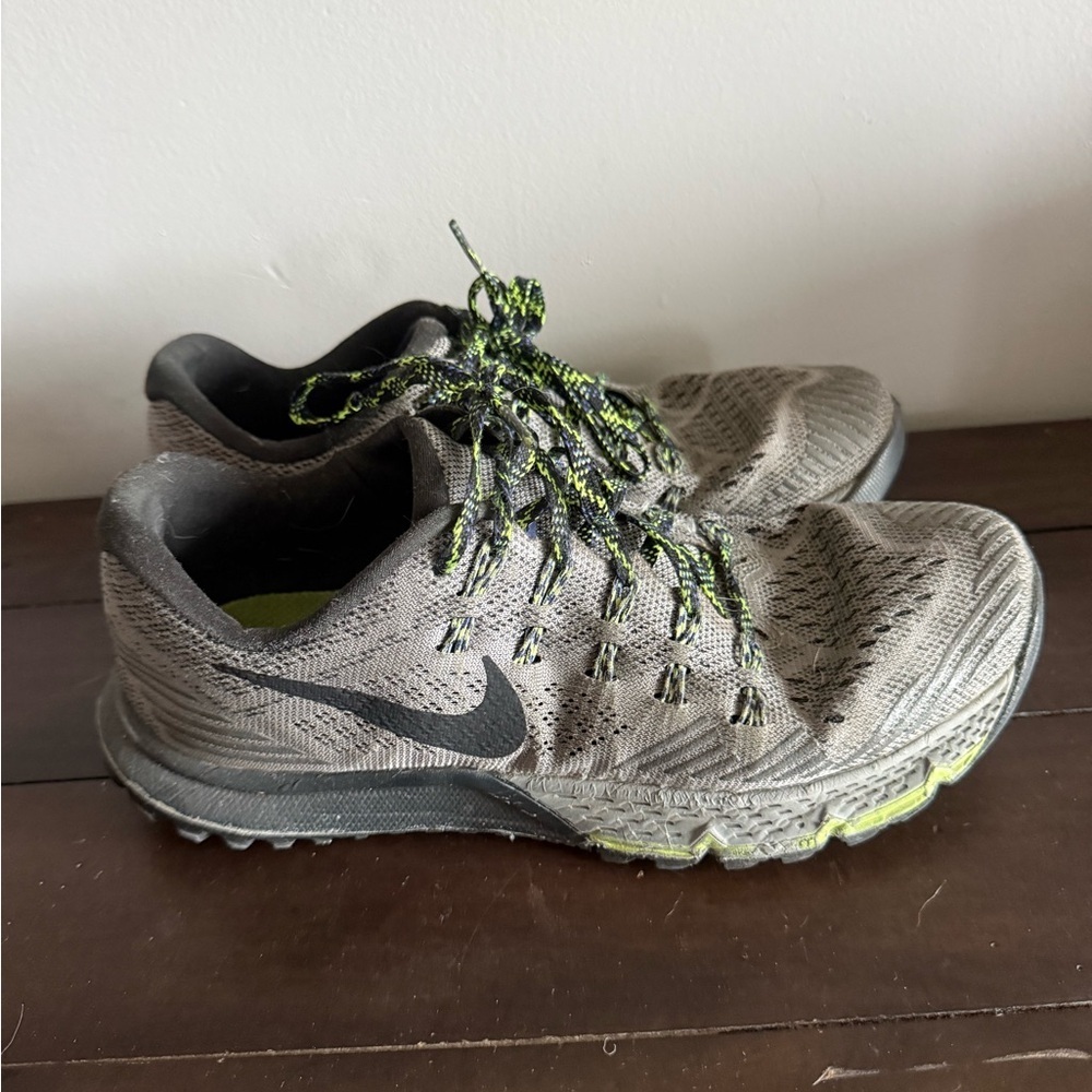 Nike Women’s Running Shoes Size 8 Gray Black Trail Running Athletic Sneakers